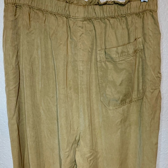 NWT Aerie Pull On Cargo Pants Khaki Tan Size Medium - Picture 6 of 13